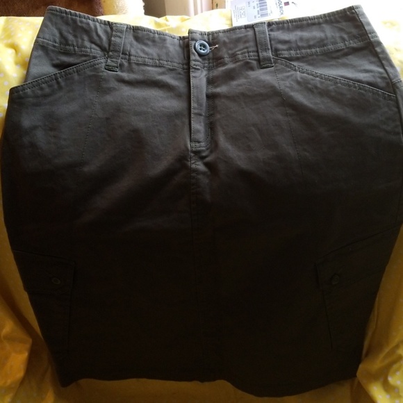Woolrich Olive Cargo Skirt - Picture 1 of 7